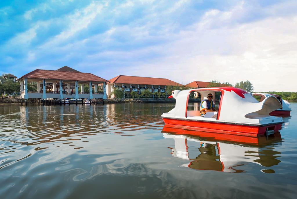 托克阿曼巴厘海滩度假村 Kampong Ayer Tawar  外观 照片